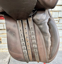 Load image into Gallery viewer, 17” Medium Kings Saddlery GP Saddle - Brown