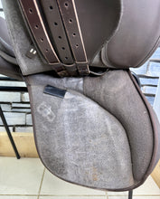 Load image into Gallery viewer, 16 1/2” Wide/Changeable Gullet Wintec Pony GP Saddle - Brown