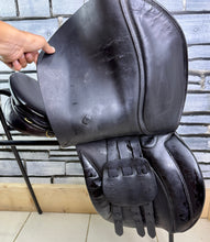Load image into Gallery viewer, 17” Narrow Farrington Event GP Saddle - Black