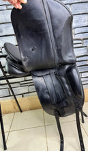 Load image into Gallery viewer, 17 1/2” MN Albion Ultima Dressage Saddle - Black