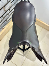 Load image into Gallery viewer, 17” Medium County Extreme Lightweight Jump/XC Saddle - Brown