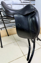 Load image into Gallery viewer, 17” MW Amerigo Vega Dressage Saddle - Black
