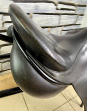 Load image into Gallery viewer, 18” MW Albion K2 GP Saddle - Black -Big Blocks- Mega Comfy