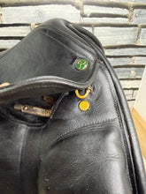 Load image into Gallery viewer, 17 1/2” Wide Penwood Close Contact Dressage Saddle - Black