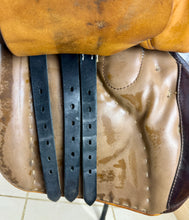 Load image into Gallery viewer, 18 1/2” Medium (Fit 30) Stubben Siegfried Extra GP/Jump Saddle - Black/Tan