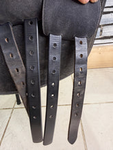 Load image into Gallery viewer, 16 1/2” XW/Changeable Gullet Wintec Wide Cob GP Saddle - Black - Flocked - 4 Strap