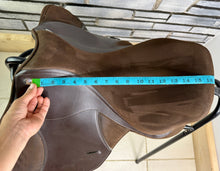 Load image into Gallery viewer, 17” MW/Changeable Gullet Thorowgood Cob Plus GP Saddle - Brown