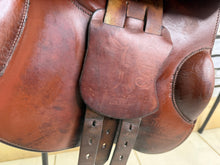 Load image into Gallery viewer, 16 1/2” MW Stride Free Double Flap Jump Saddle - Tan