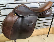 Load image into Gallery viewer, 17 1/2” MW Ideal Impala 1450 Jump Saddle - Brown