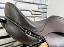 Load image into Gallery viewer, 17 1/2” XW English VSD/GP/WH Saddle - Brown
