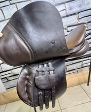Load image into Gallery viewer, 17 1/2” Wide Eclipse Saddlery English GP Saddle - Brown