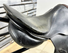 Load image into Gallery viewer, 16 1/2” MW Stubben Juventus Jump Saddle - Black