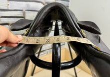 Load image into Gallery viewer, 17” MN Paul Jones Full Tree Racing Saddle - Brown