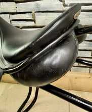 Load image into Gallery viewer, 16 1/2” 32/Wide Stubben Dressage Saddle - Brown