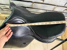 Load image into Gallery viewer, 16 1/2” Changeable Gullet (Medium) Whitaker Barnsley Pony Jumping Saddle - Black