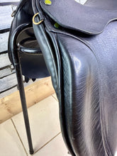 Load image into Gallery viewer, 16 1/2” XXW Geoffrey Gibson English Cob GP Saddle - Black