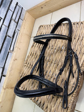 Load image into Gallery viewer, S/H Clencher Snaffle Cavesson Bridle -Silver/Black- Cob