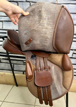 Load image into Gallery viewer, 16 1/2” MW/Changeable Gullet Wintec Jump Saddle - Tan