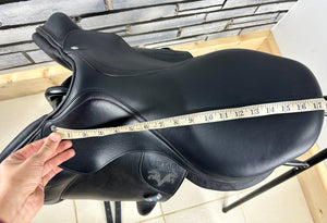 17 1/2” MW Voltaire Lexington Monoflap Jump Saddle - Black