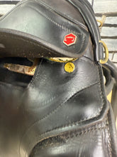 Load image into Gallery viewer, 17 1/2” Wide Albion Selecta WH/GP/Jump Saddle - Brown