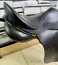 Load image into Gallery viewer, 16 1/2” MW/Changeable Gullet Bates Caprilli GP Saddle - Black - Adult Size Flap - with Cair