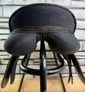 17” MW Thorowgood Maxam GP Saddle - Black