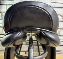 Load image into Gallery viewer, 17 1/2” Medium Heritage Yin-Yang Dressage Saddle - Black