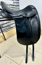 Load image into Gallery viewer, 17” Wide Silhouette Dressage Saddle - Black