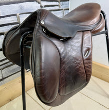 Load image into Gallery viewer, 17” MW Patrick Saddlery Jump Saddle - Brown