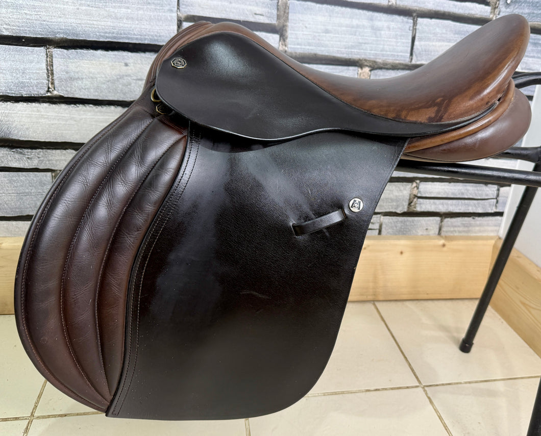 17 1/2” Wide-XW Frank Baines Eclipse GP Saddle - Brown