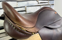 Load image into Gallery viewer, 17 1/2” Wide R&amp;R Ideal Event/Grandee Saddle - Brown