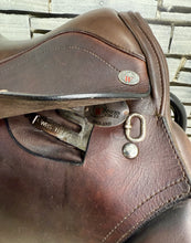 Load image into Gallery viewer, 17 1/2” MW Winners Circle Jump Saddle - Brown
