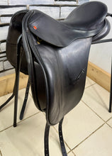 Load image into Gallery viewer, 17 1/2” MW-Wide Albion Legend K2 Dressage Saddle - Black
