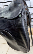 Load image into Gallery viewer, 18” 29.5/MW Stubben Romanus Show/Working Hunter Saddle - Brown