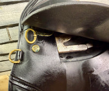 Load image into Gallery viewer, 17” XW Morris &amp; Nolan WH Working Hunter Saddle - Black - Extra Wide
