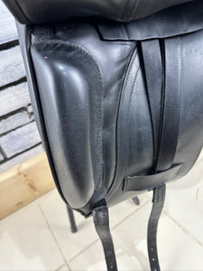 17” MN Albion SL Dressage Saddle - Black