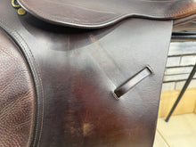Load image into Gallery viewer, 17 1/2” Wide R&amp;R Ideal Event/Grandee Saddle - Brown