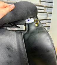 Load image into Gallery viewer, 18” Wide Ideal/Martin Wilkinson Suzannah Dressage Saddle - Black