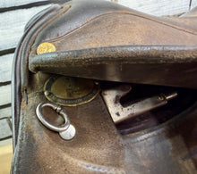 Load image into Gallery viewer, 15 1/2” XW Extra Wide Fylde Hayden Show/Working Hunter Saddle -Brown- Suede Top