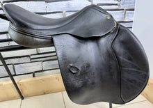 Load image into Gallery viewer, 17 1/2” Medium Henri De Rivel Jump Saddle - Black