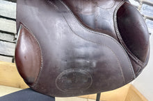 Load image into Gallery viewer, 17” MW Paul Jones Jump Saddle - Brown