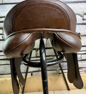 16 1/2” XW Saddleworld/L.A. Jones GP Saddle - Brown