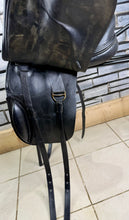 Load image into Gallery viewer, 17 1/2” Wide Penwood Close Contact Dressage Saddle - Black