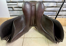 Load image into Gallery viewer, 17 1/2” Wide Paul Jones Working Hunter Saddle -Brown- Suede Seat &amp; Knees