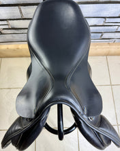 Load image into Gallery viewer, 16” Medium (33) Prestige John Whitaker Junior Pony Jumping Saddle - Black