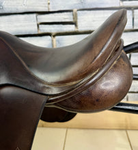 Load image into Gallery viewer, 17” XW Jeffries Stamford WH Saddle - Brown
