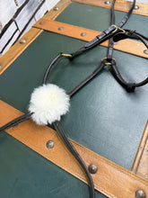 Load image into Gallery viewer, Dyon Mexican Grackle Noseband - Black/Brass - Cob Size - Sheepskin Pad
