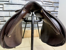 Load image into Gallery viewer, 17” MW Heritage Close Contact Jump Saddle - Brown