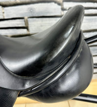 Load image into Gallery viewer, 17” Wide-XW Dever Cob GP Saddle - Black