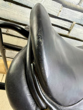Load image into Gallery viewer, 17” XXW Hoop Tree Manor Cob GP Saddle - Black - Extra Wide - 4 Straps